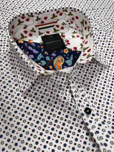 Chemise FELIX à motif géométrique multicolore sur fond blanc