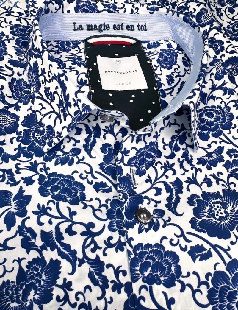 Chemise ERIK à motif floral rouge sur fond noir