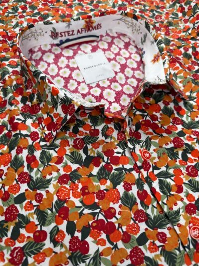 Chemise JACK à motif graphique rouge sur fond blanc