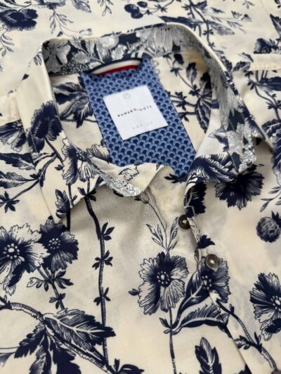 Chemise YVAN à motif floral bleu sur fond beige