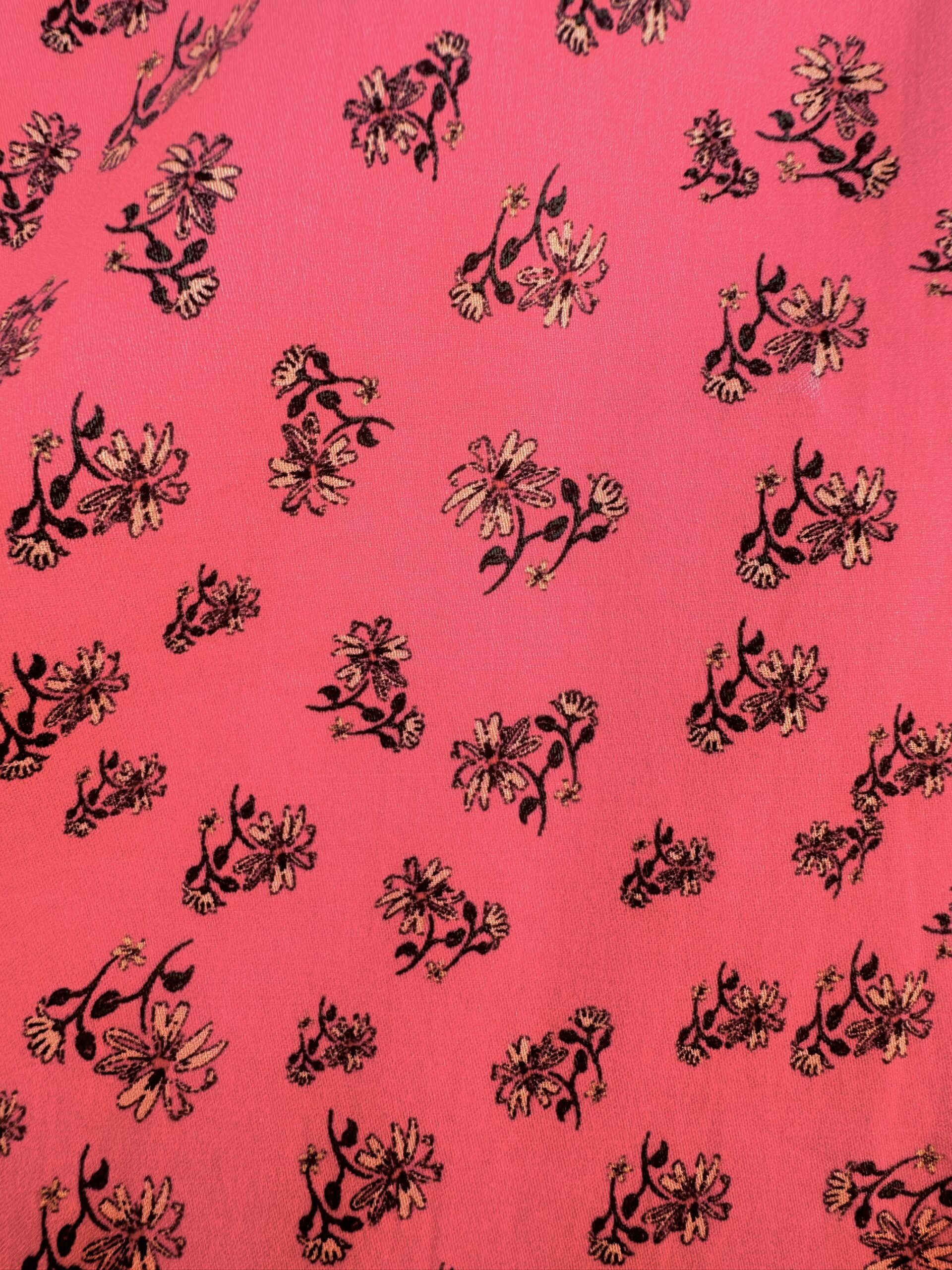 Chemise ANSELME à motif floral sur fond rose fuchsia 4 Chemise ANSELME à motif floral sur fond rose fuchsia – Image 3