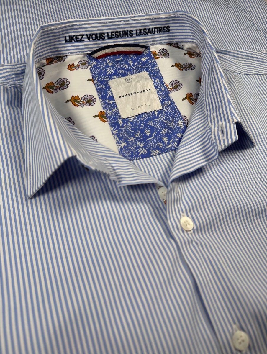 Chemise APHEX à fines rayures écrues sur fond ciel 1 Chemise APHEX à fines rayures écrues sur fond ciel