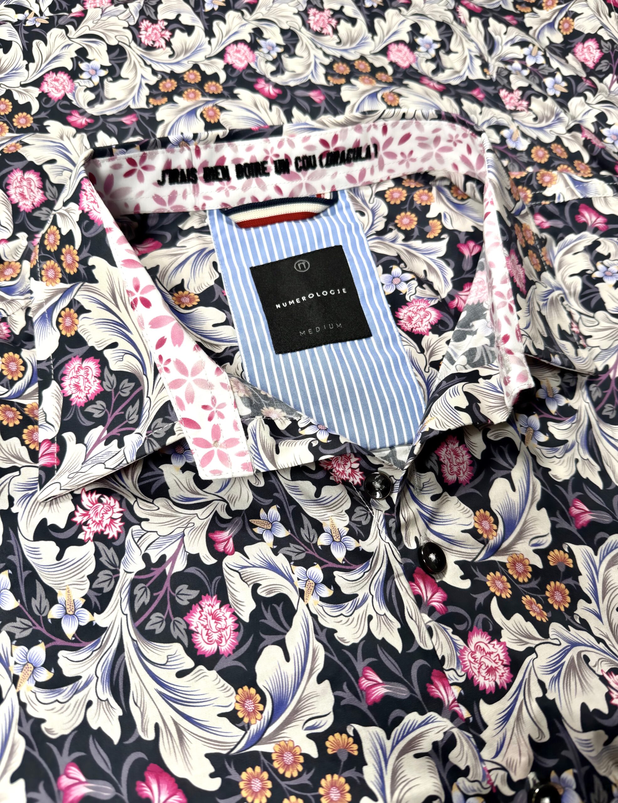 Chemise GAUGUIN à motif floral multicolor sur fond noir 1 Chemise GAUGUIN à motif floral multicolor sur fond noir