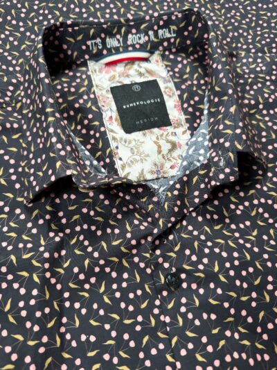 Chemise ISAAC, imprimé rose et beige sur fond noir