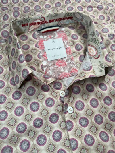 Chemise JULO à motif graphique sur fond beige