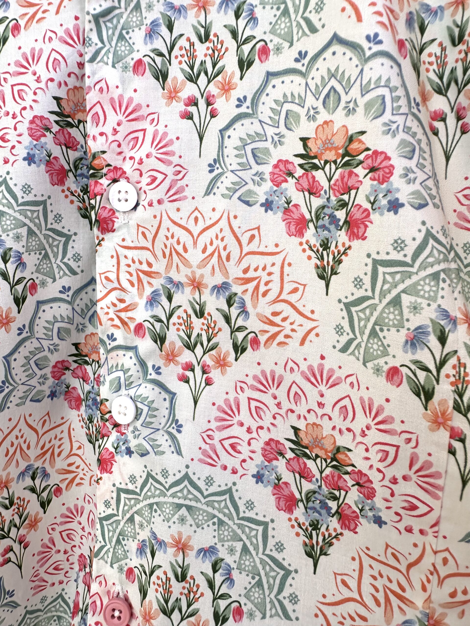 Chemise MALI à motif floral multicolor sur fond écru 4 Chemise MALI à motif floral multicolor sur fond écru – Image 3