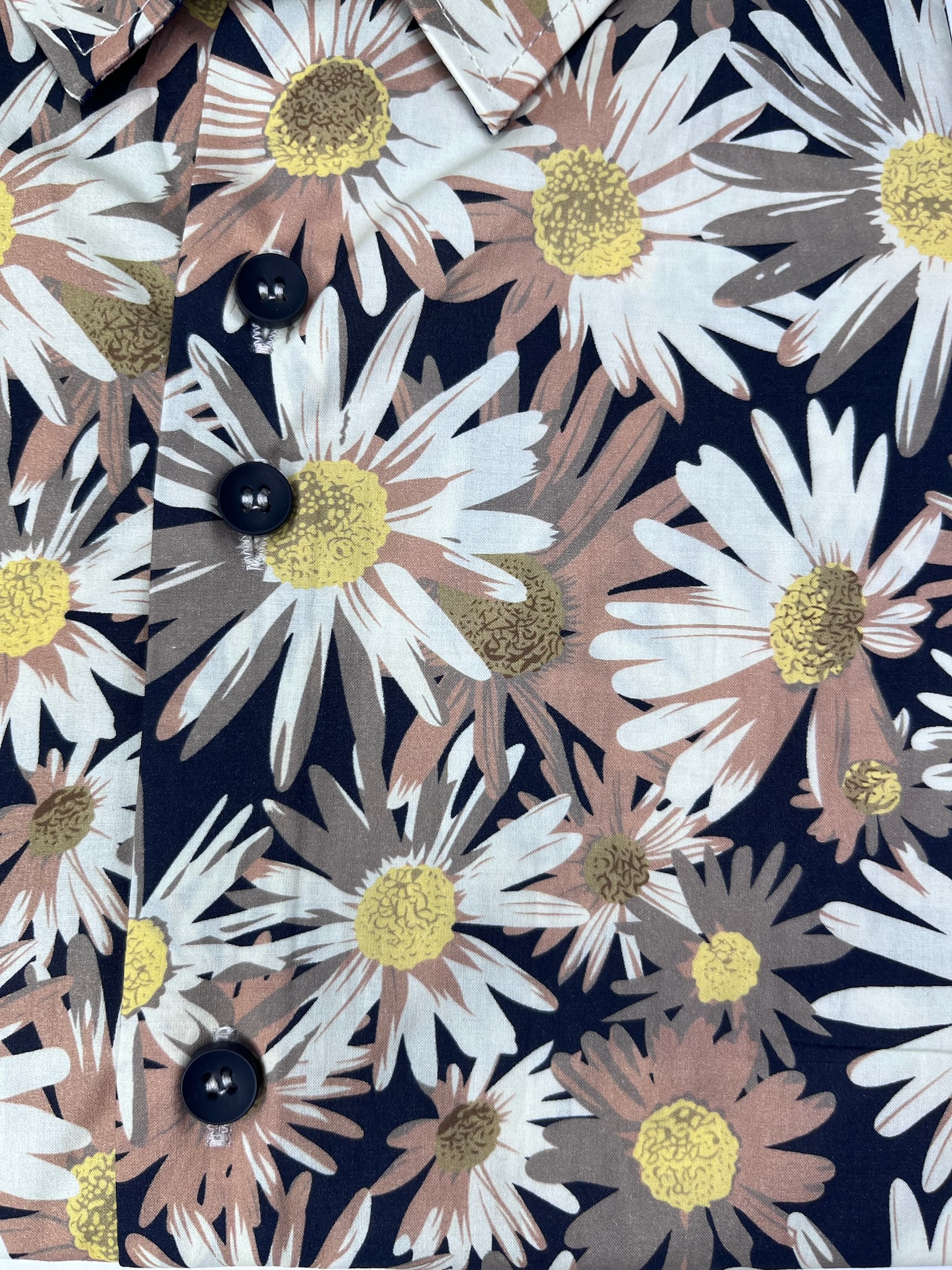 Chemise MARC à motif floral sur fond marine 4 Chemise MARC à motif floral sur fond marine – Image 3