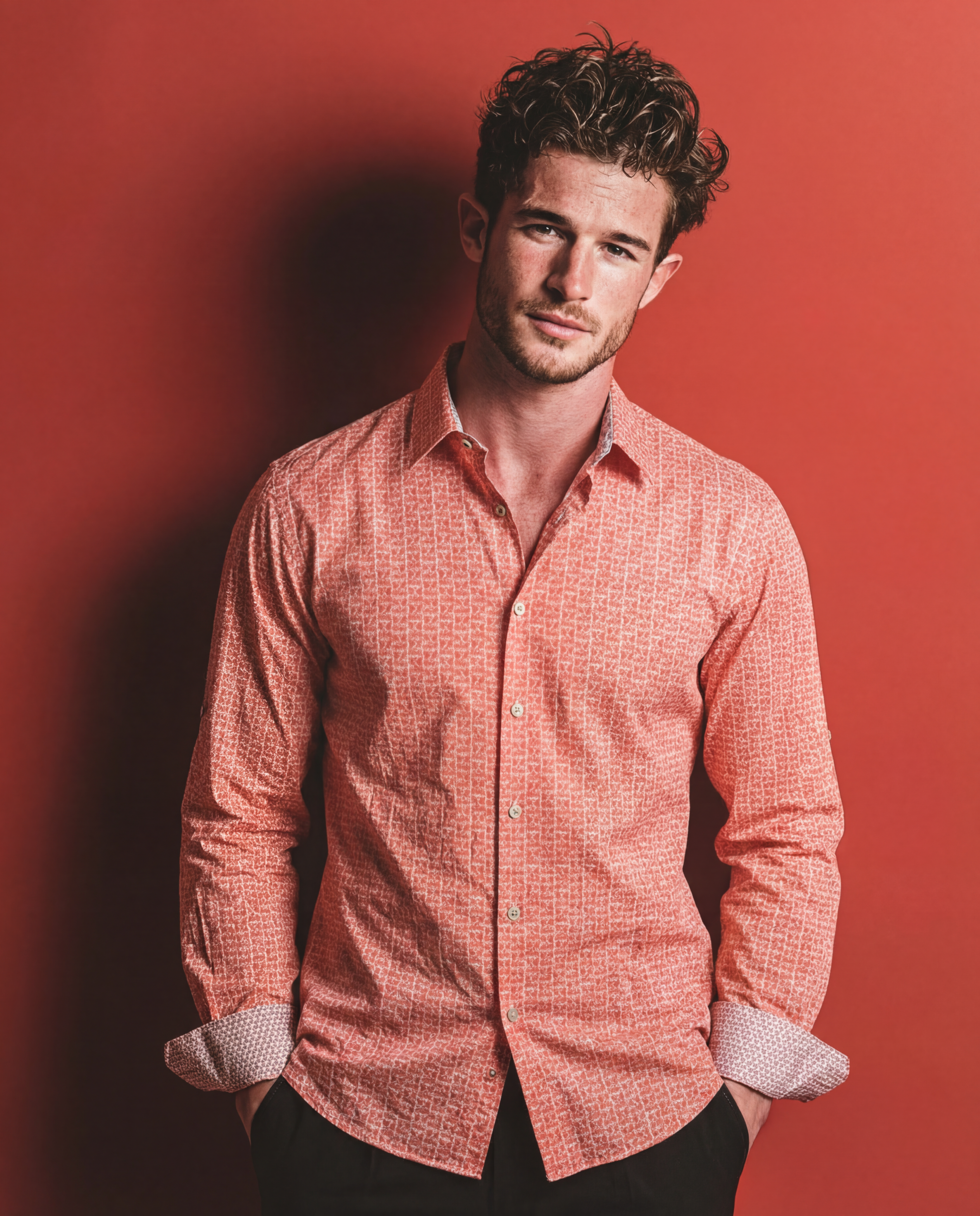 Chemise MITCH à motif graphique orange sur fond écru 1 Chemise MITCH à motif graphique orange sur fond écru