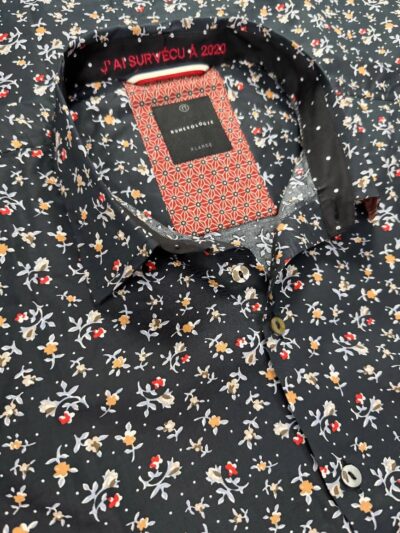 Chemise OLIVER à motif floral multicolore sur fond noir