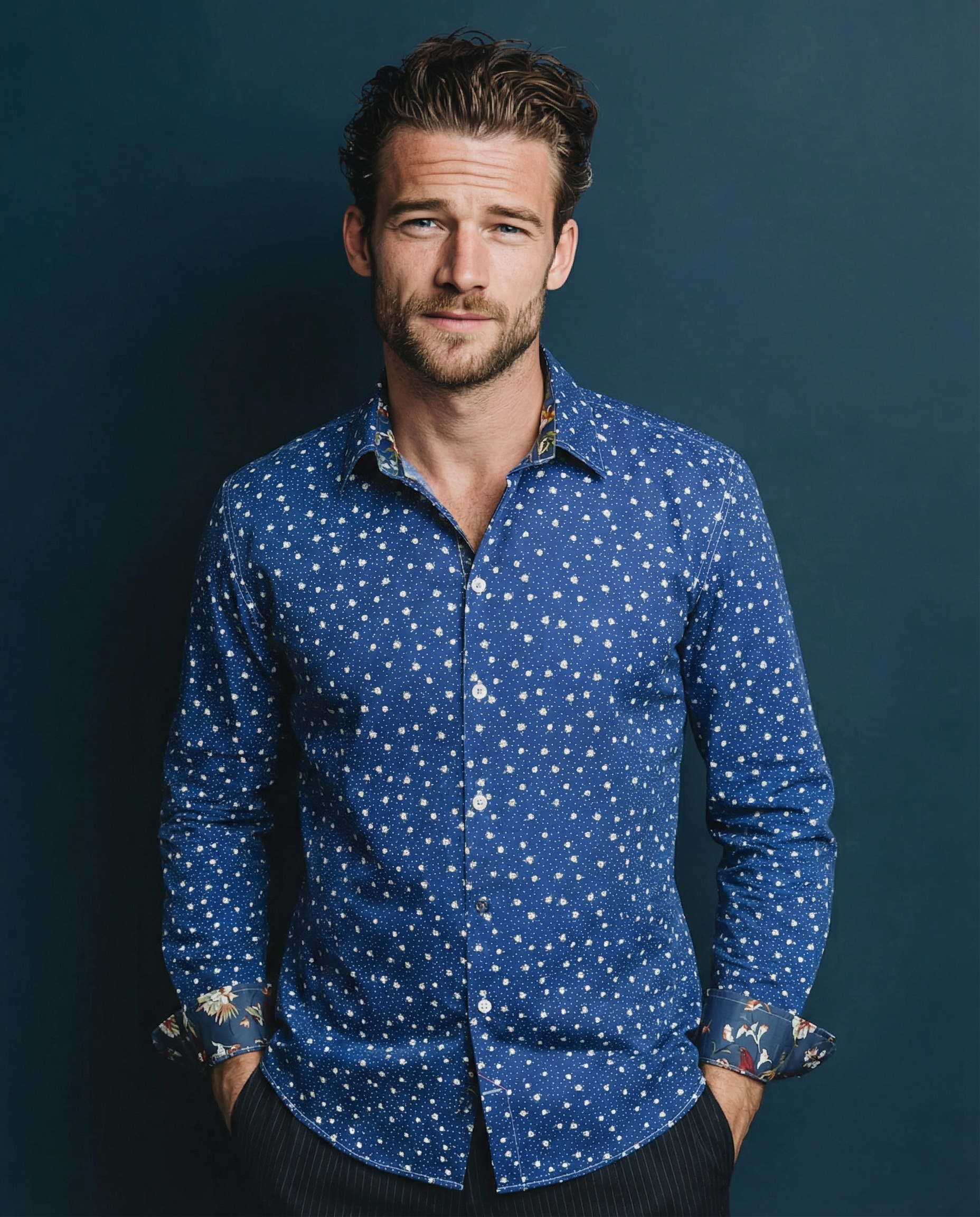 Chemise ROCK à motif floral sur fond bleu 1 Chemise ROCK à motif floral sur fond bleu