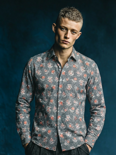 Chemise VITO à motif floral écru et rose sur fond bleu acier