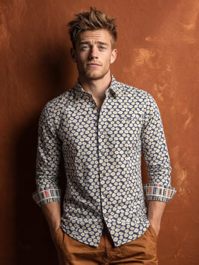 Chemise BILLY à motif floral multicolore sur fond noir