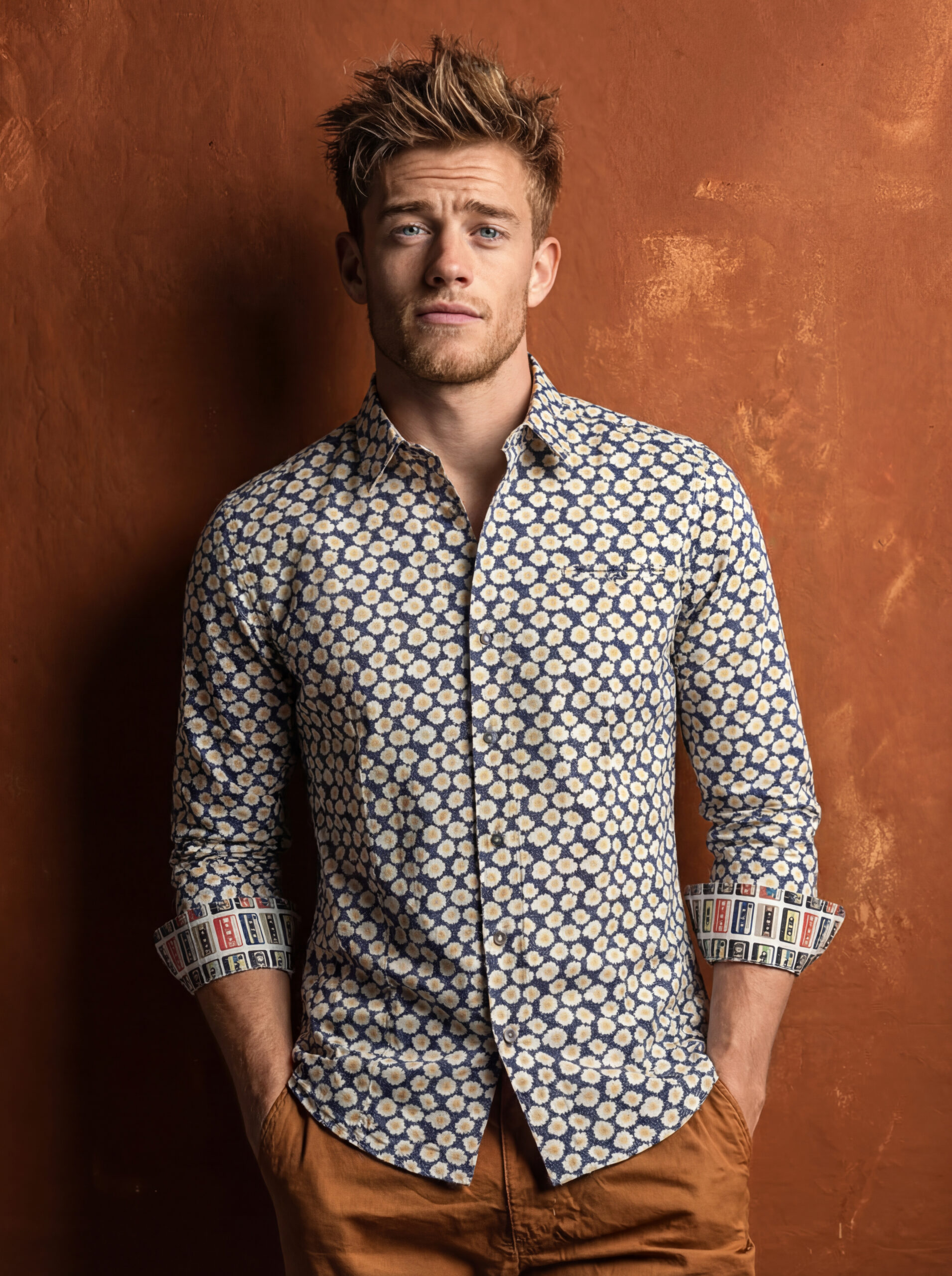 Chemise BILLY à motif floral multicolore sur fond noir 1 Chemise BILLY à motif floral multicolore sur fond noir